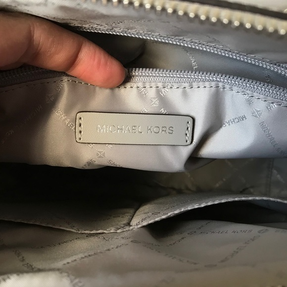 🌼Michael Kors Purse - Picture 9 of 10